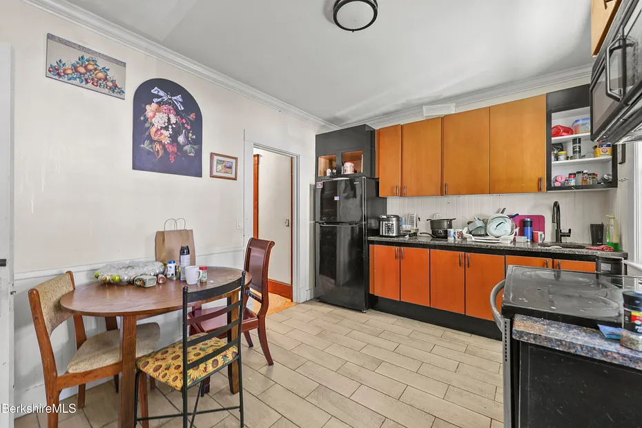 271 Tyler St Photo 7