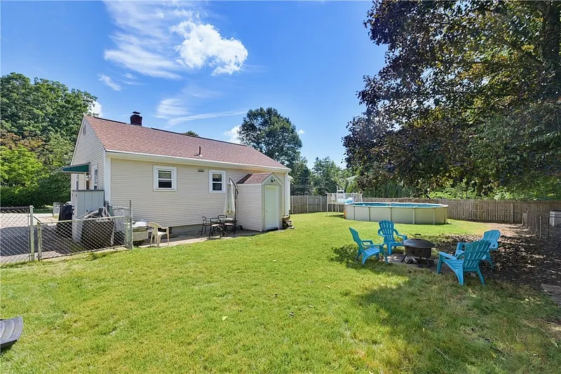63 Taft Street Photo 4
