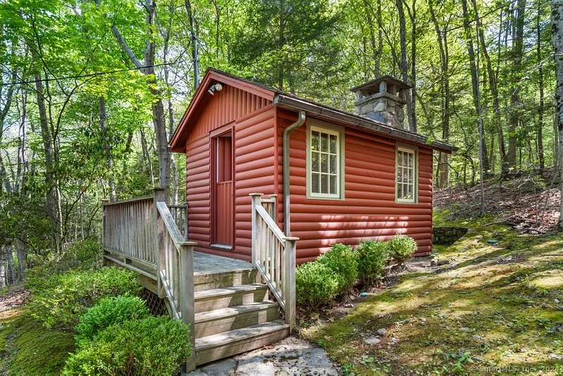 Stamford Single Family Photo 35