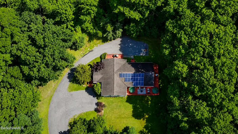 120 N Hoosac Rd Photo 46