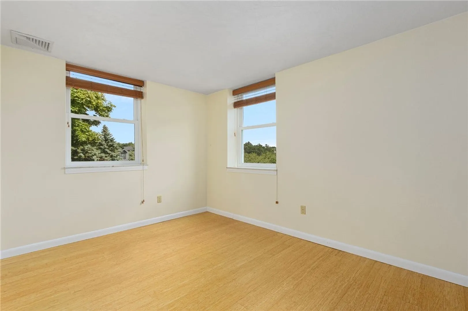 3524 W Shore Road  #301 Photo 14