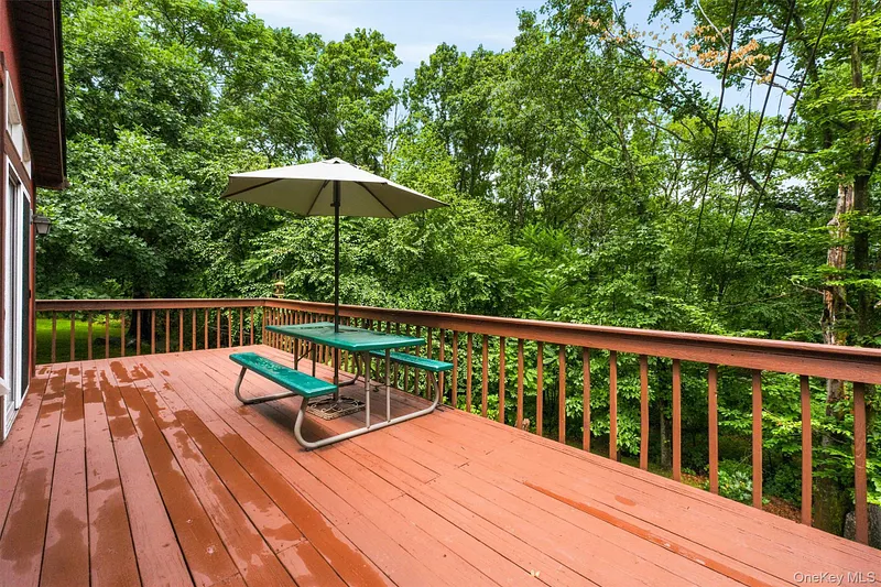 35 Moccasin View Road Photo 29