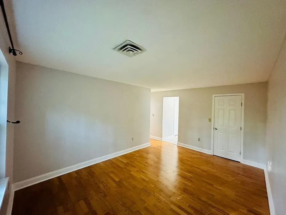 450 Brookside Dr  #B Photo 8