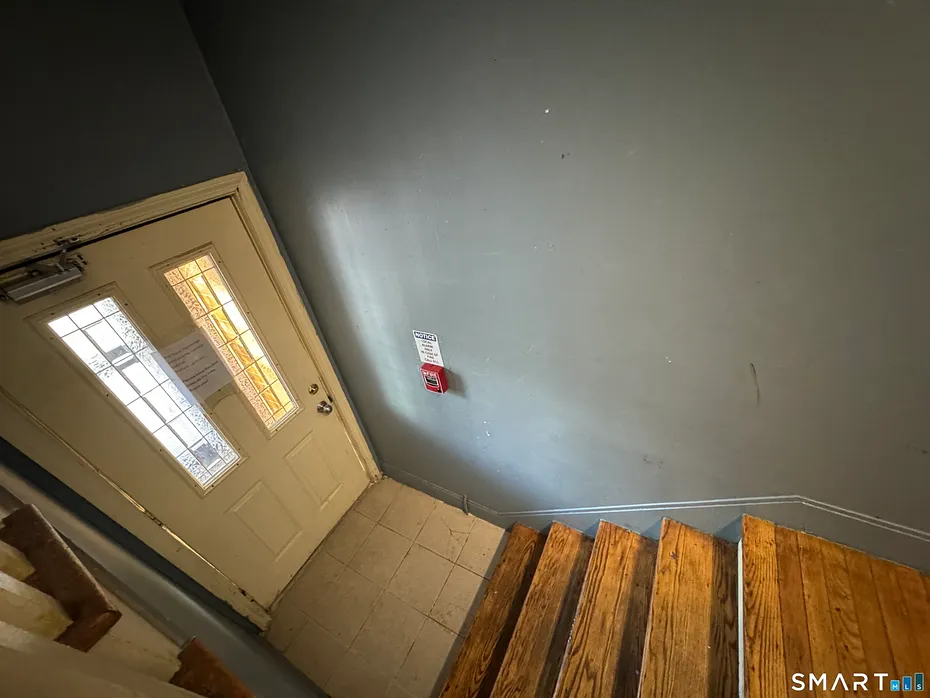450 Franklin Avenue Photo 13