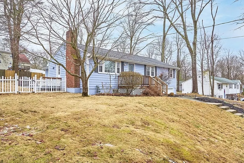 33 Eastview Road Photo 2