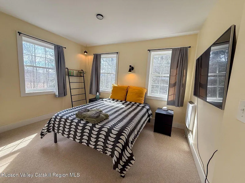 2211 W Hubbell Hill Road Photo 22