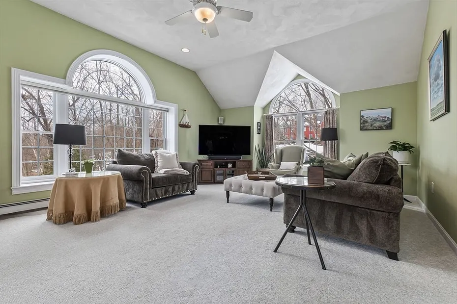 11 Barberry Ln Photo 9