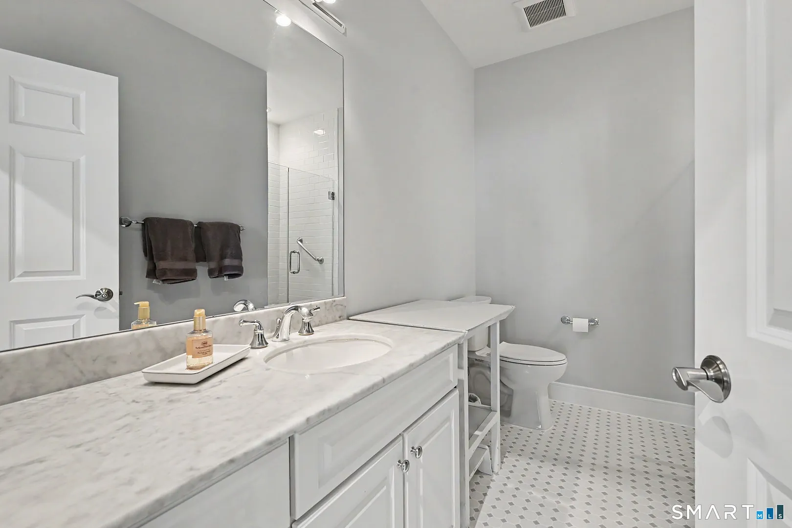 77 Havemeyer Lane  #410 Photo 29