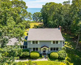 17 Oakridge Drive