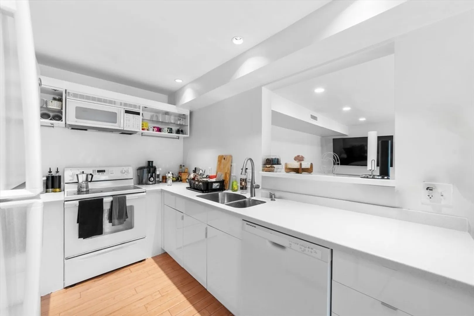 211 West Street  #10A Photo 12