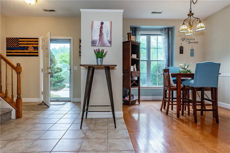 50 South Pond Drive Photo 9