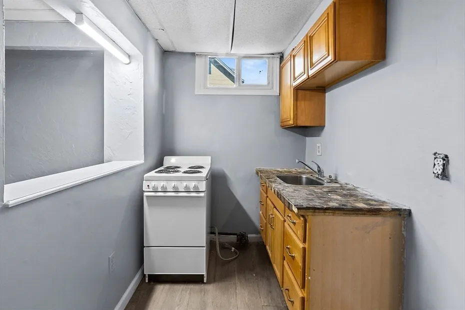 42 Godfrey St Photo 31