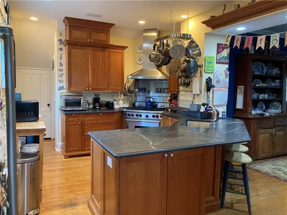 126 East Avenue Photo 7