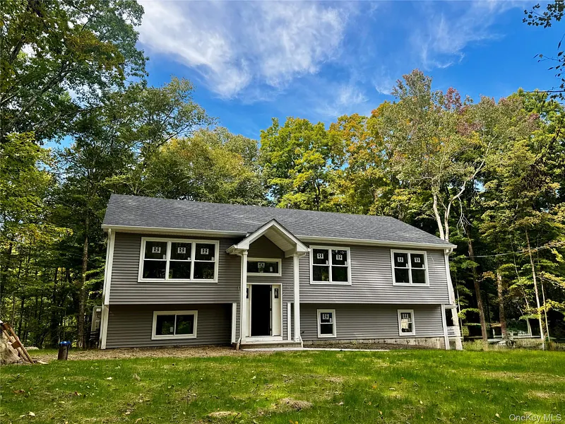 4 Webster Place Photo 1