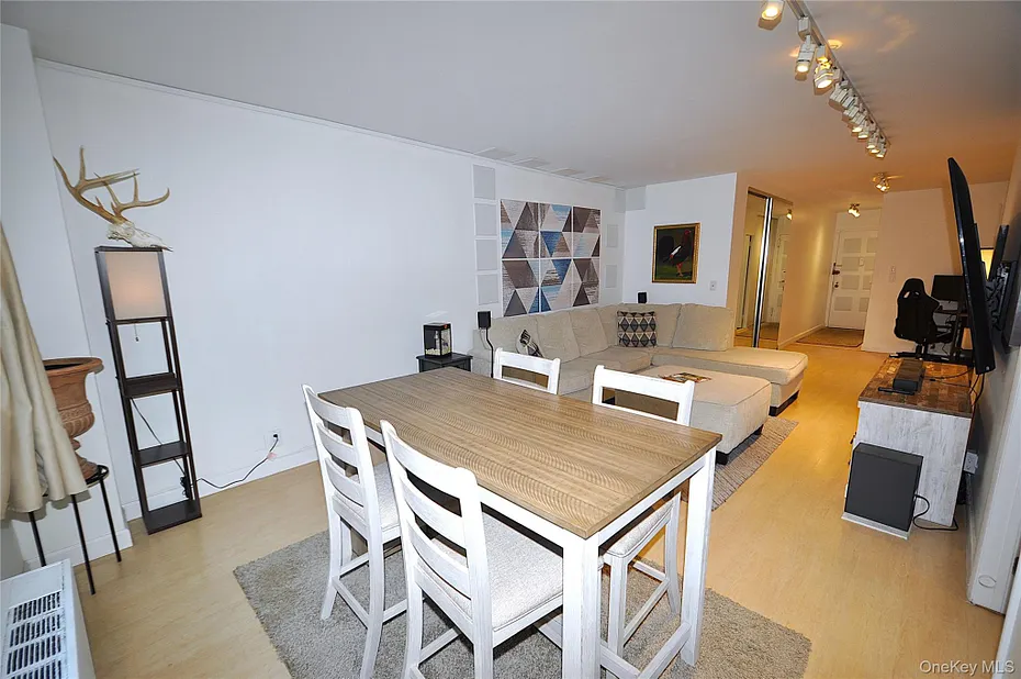 230 Garth Road  #3B1 Photo 46
