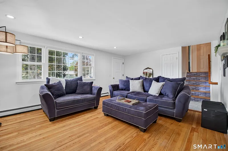 5 Beatrice Drive Photo 6
