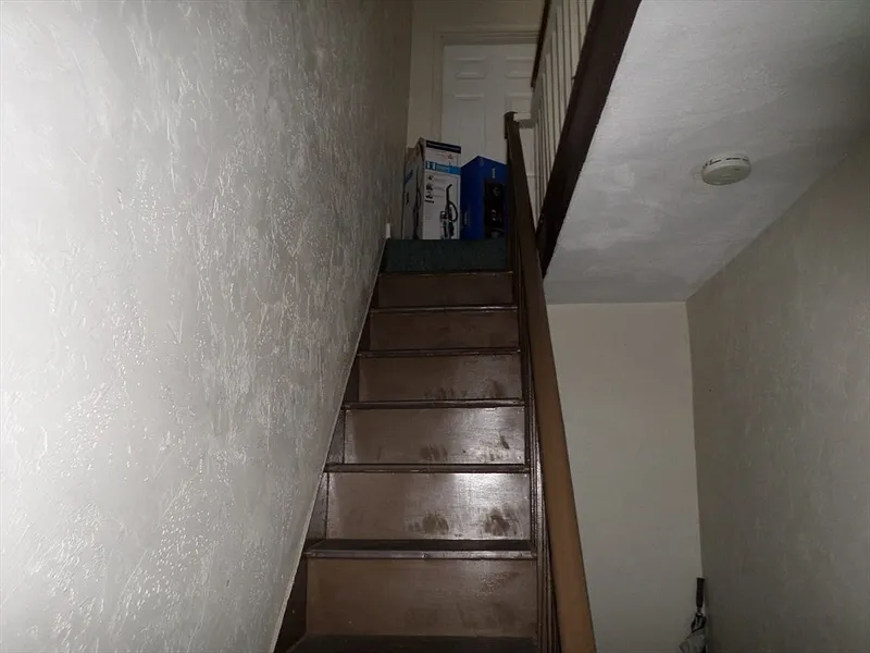 57 Bloomingdale St Photo 15