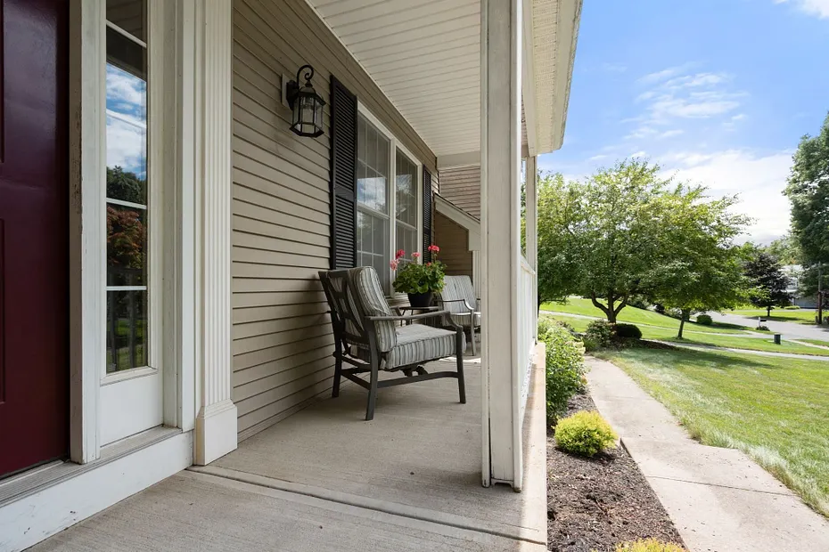 75 Hillcrest Circle Photo 4