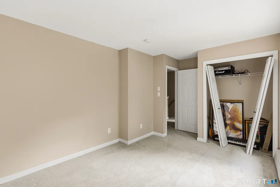436 Tiffany Lane Photo 24