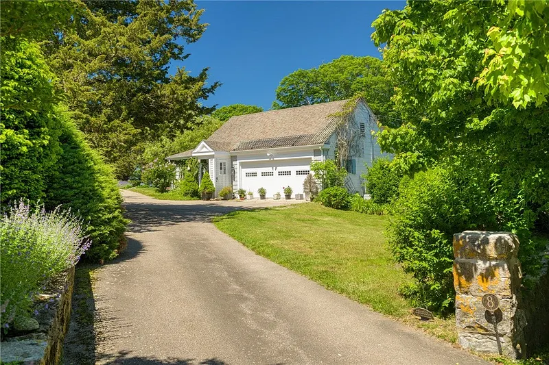 8 Chapel Place Photo 9