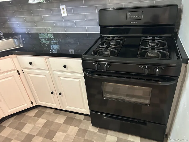 284 Sneden Place W #284 Photo 7