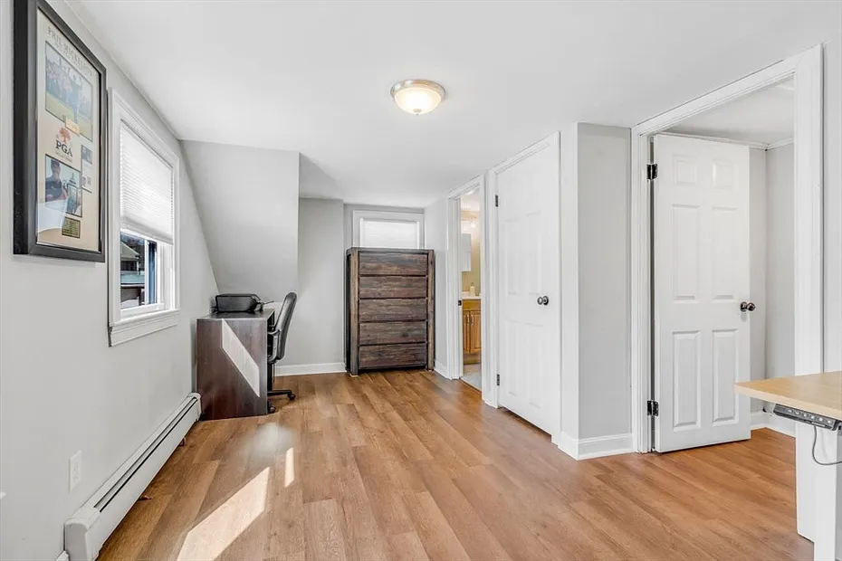 70 Pine St Photo 17