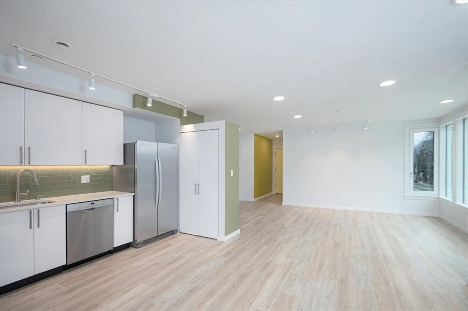 205 Beacon Street  #203 Photo 3