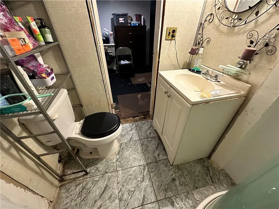 1494 E 58th Street Photo 21