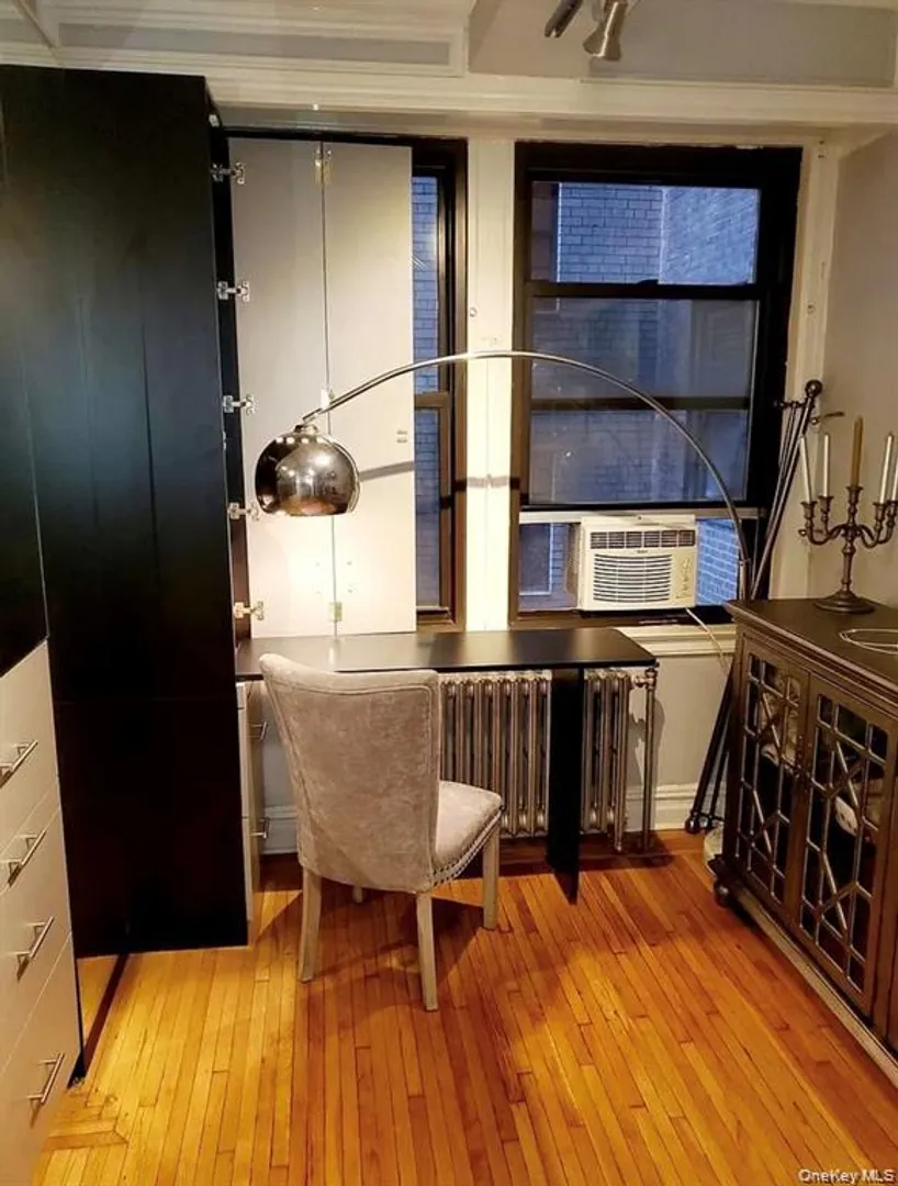 457 W 57th Street  #308 Photo 5