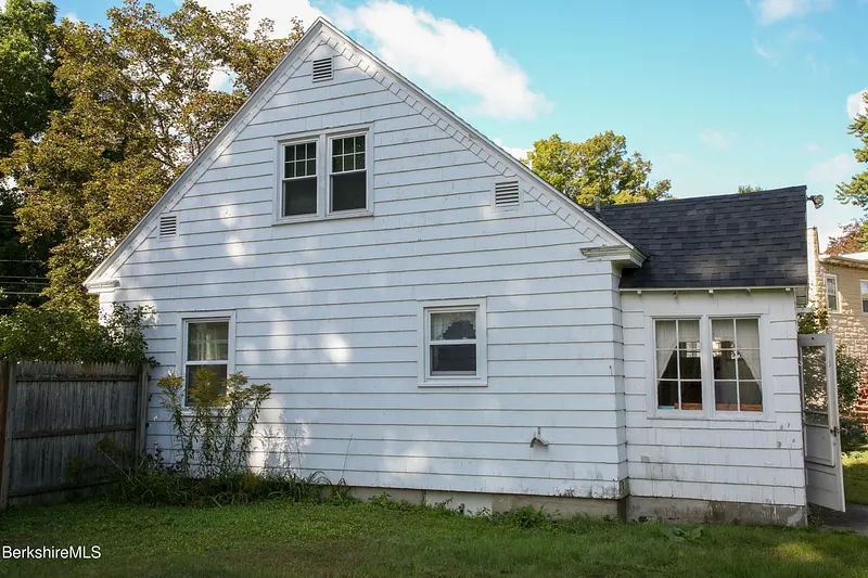421 Elm St Photo 27