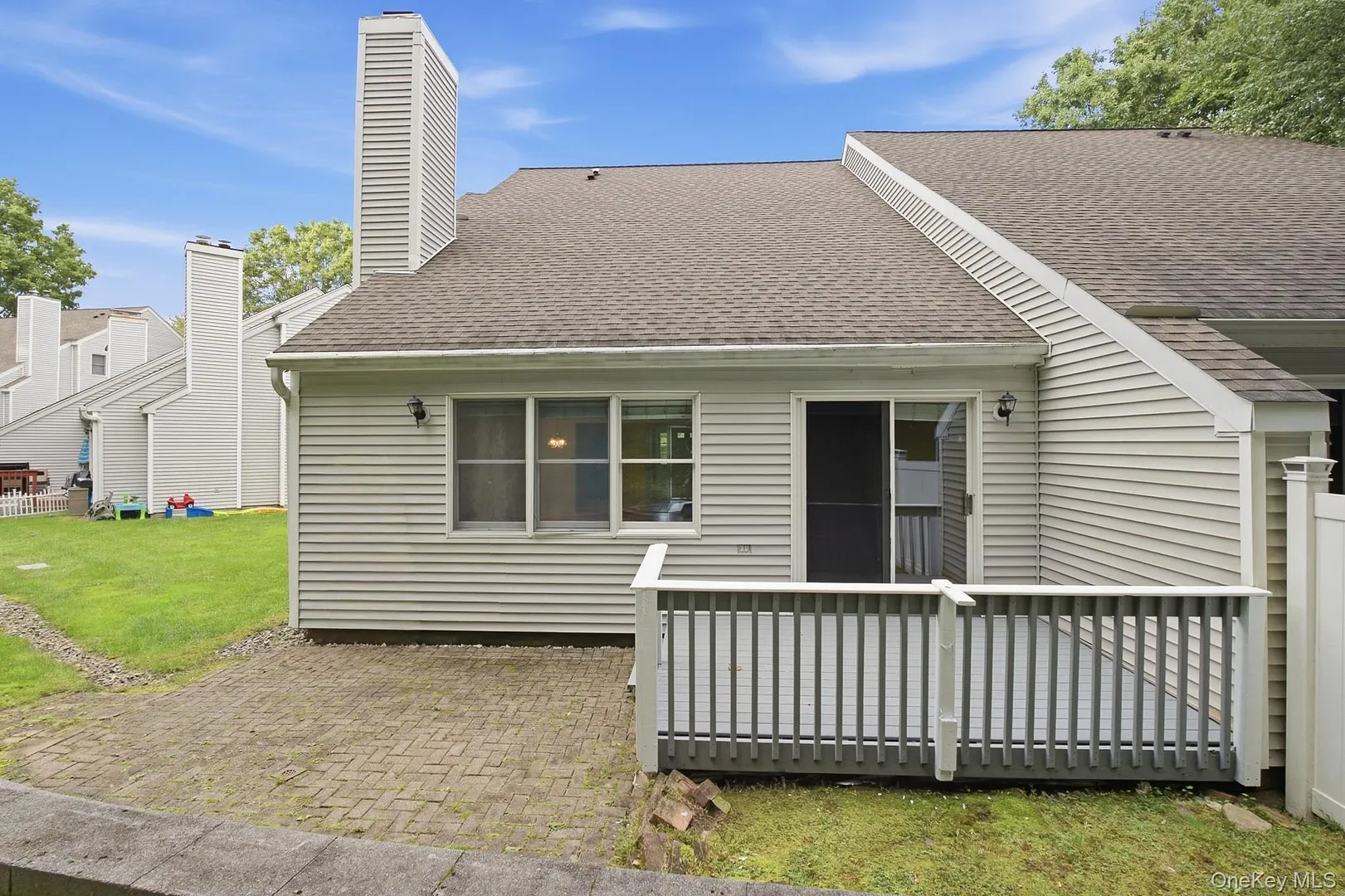 1452 Iroquois Street Photo 20
