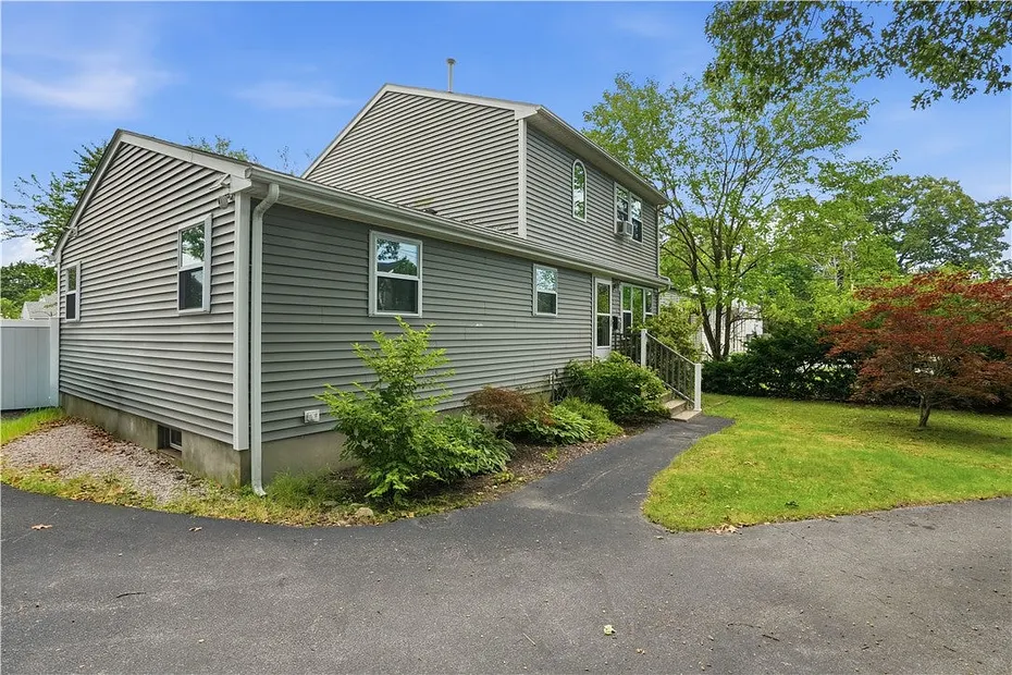 224 Sargent Street Photo 2
