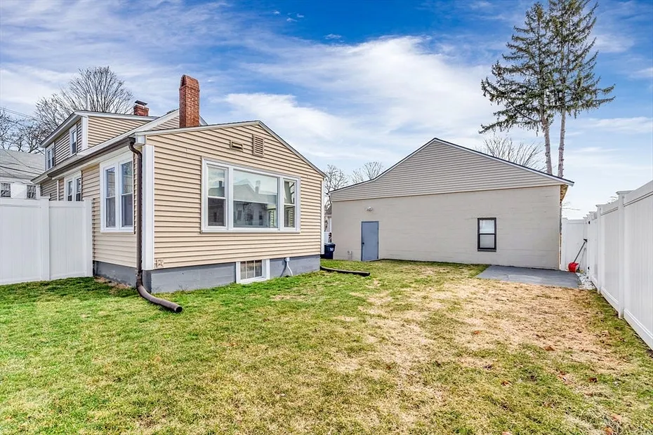 70 Pine St Photo 24