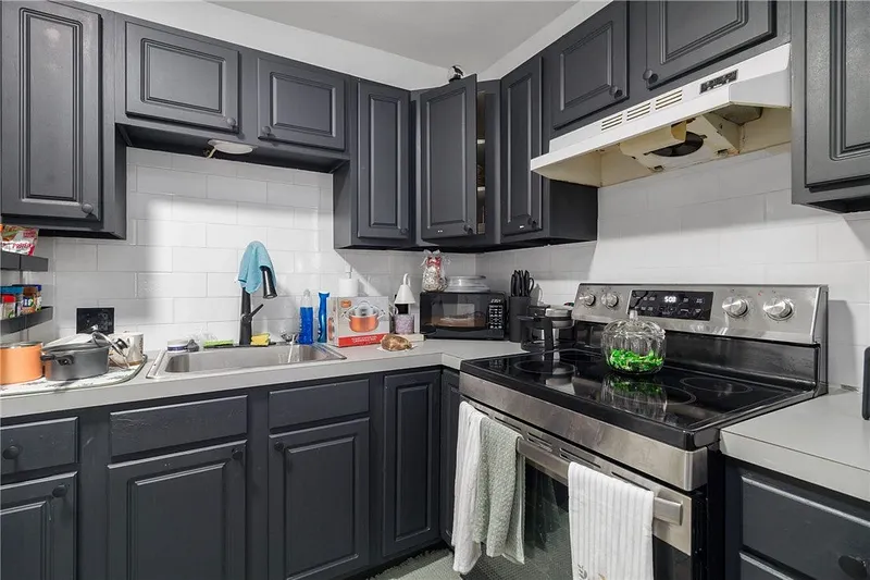 681 Providence Street Photo 13