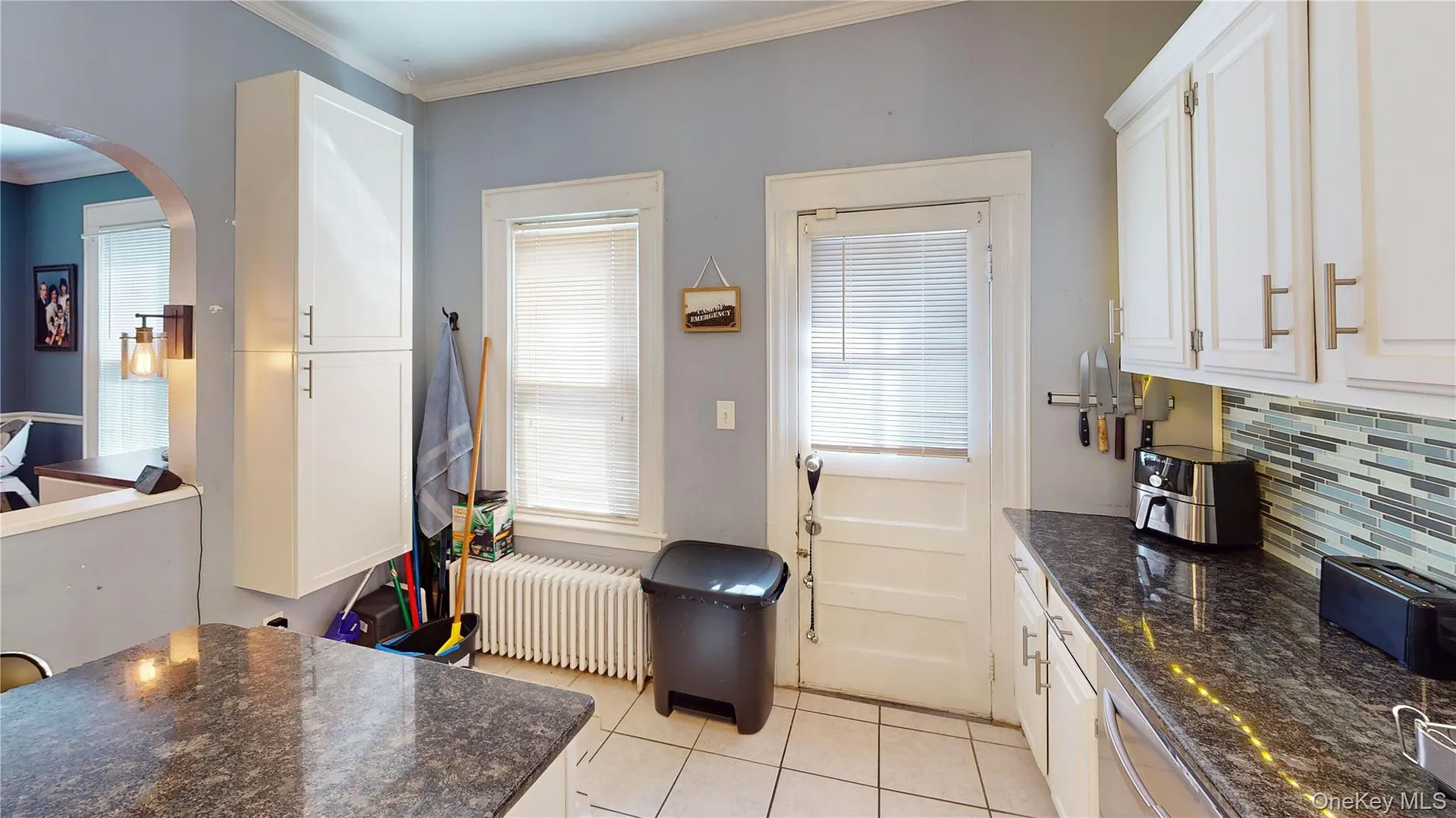 88 Grand Avenue Photo 12