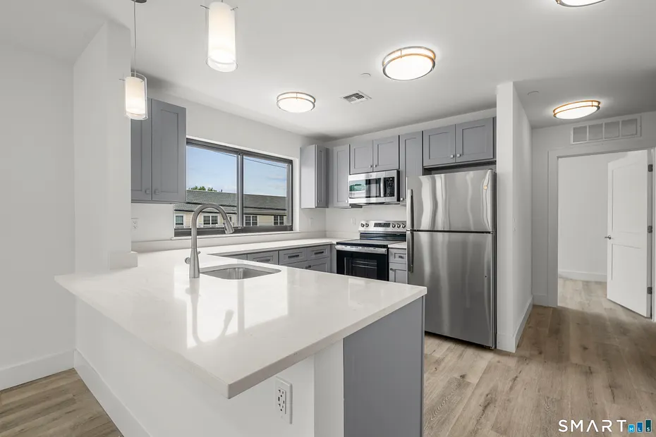 414 Mather Street Photo 12