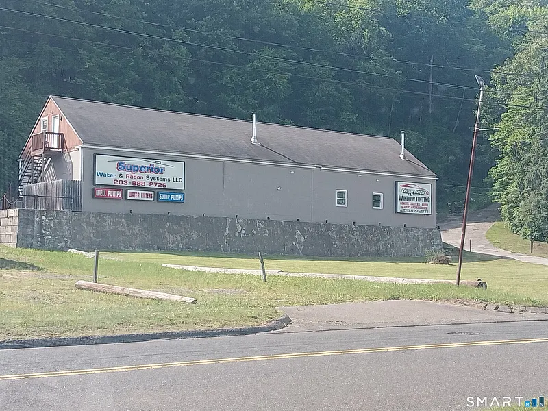 688-a Derby Avenue Photo 1
