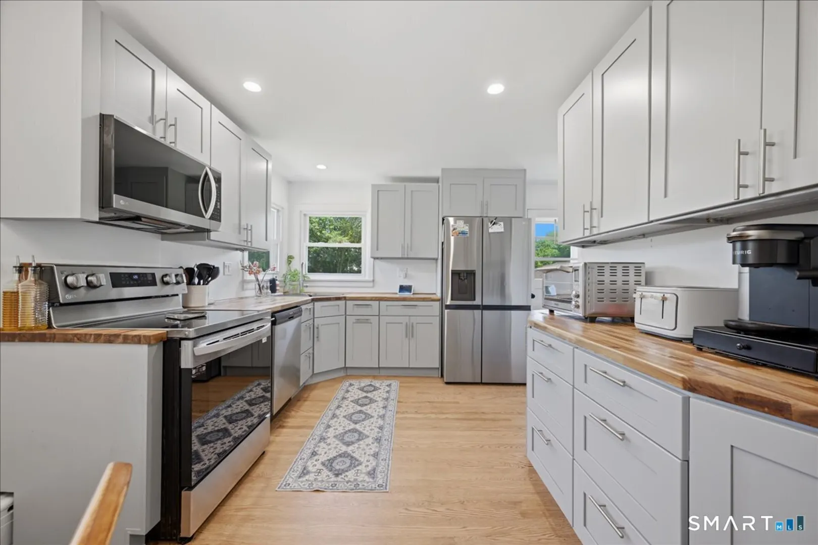 133 Bloomingdale Road Photo 10