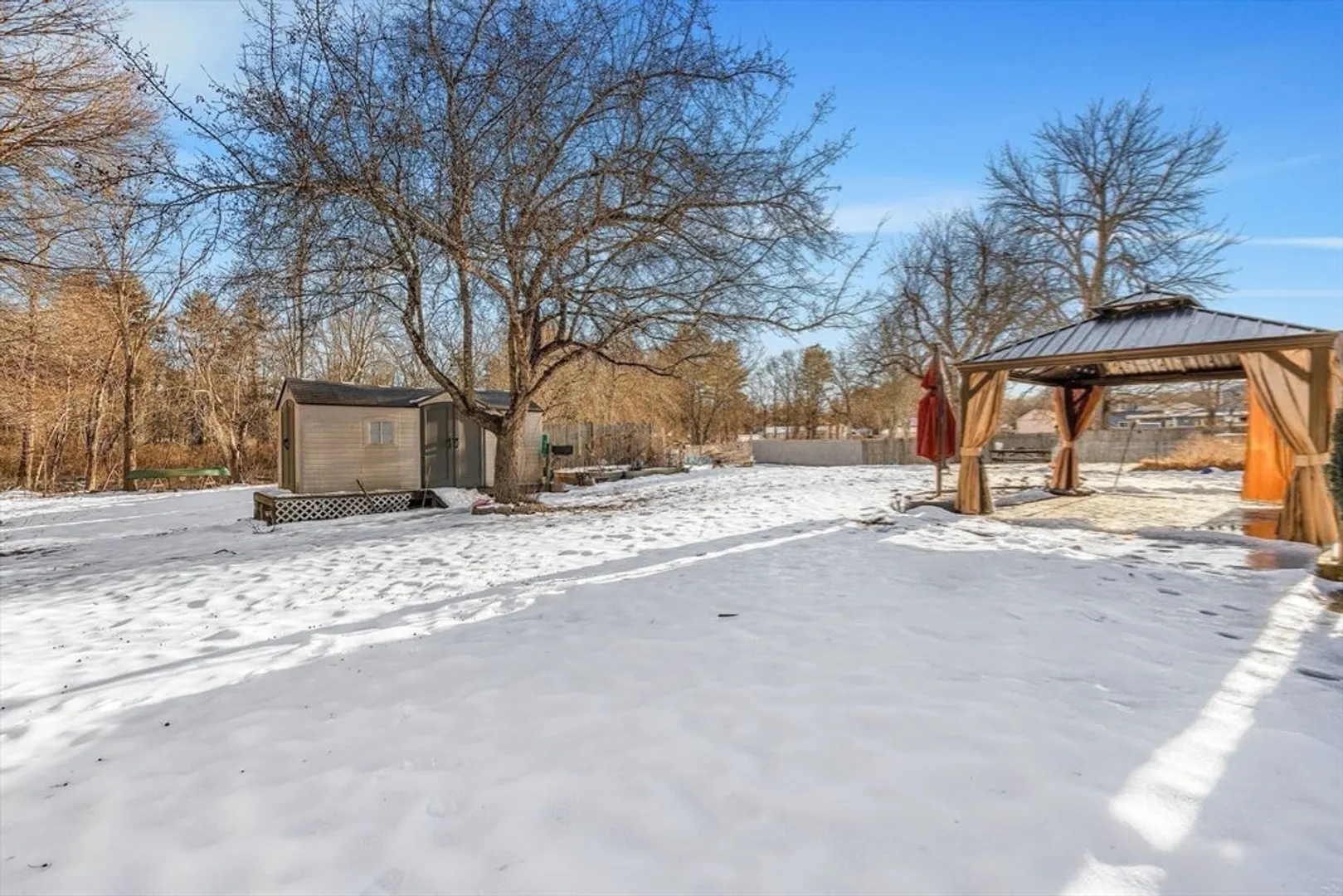 34 Pleasant St Photo 26