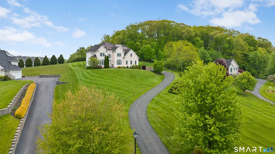 66 Wood Chase Lane Photo 3