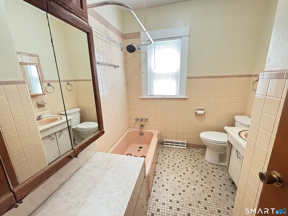 697 Washington Avenue Photo 16