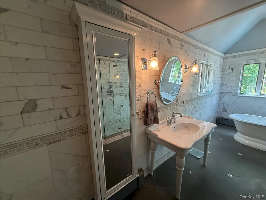 205 High Street Photo 24