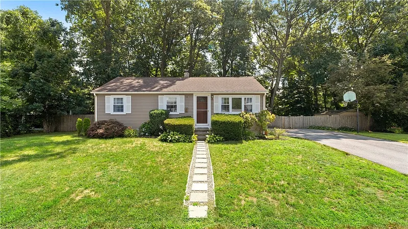 52 Brentwood Avenue Photo 1
