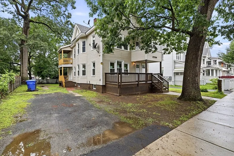 50-52 Sycamore St Photo 33