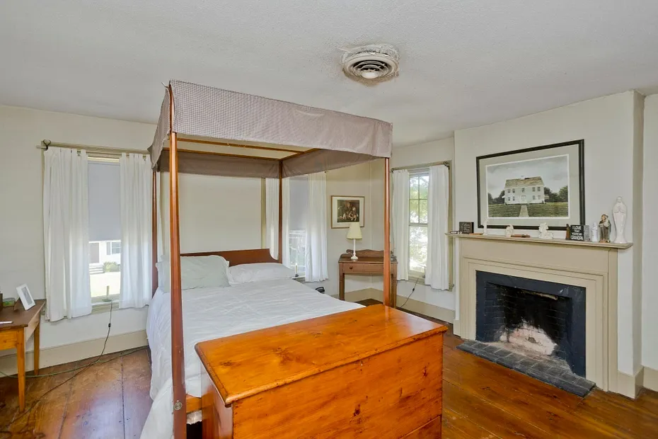 40 Somers Rd Photo 9
