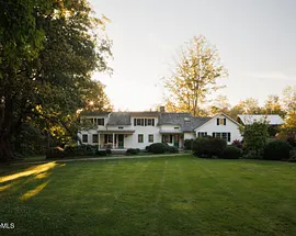 1015 Sisson Hill Rd