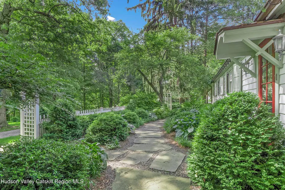 47 White Bridge Road Photo 4