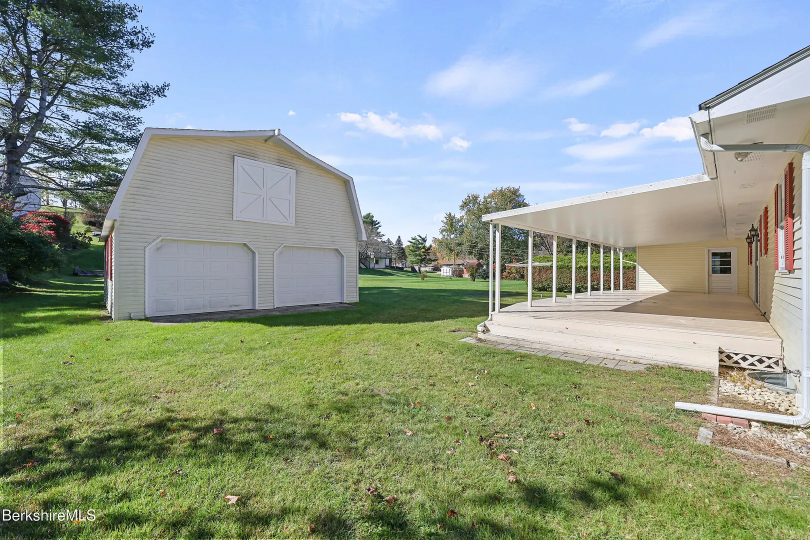 64 Devonshire Dr Photo 52