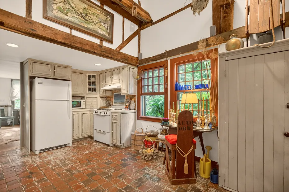 50 Southbury Road Photo 14