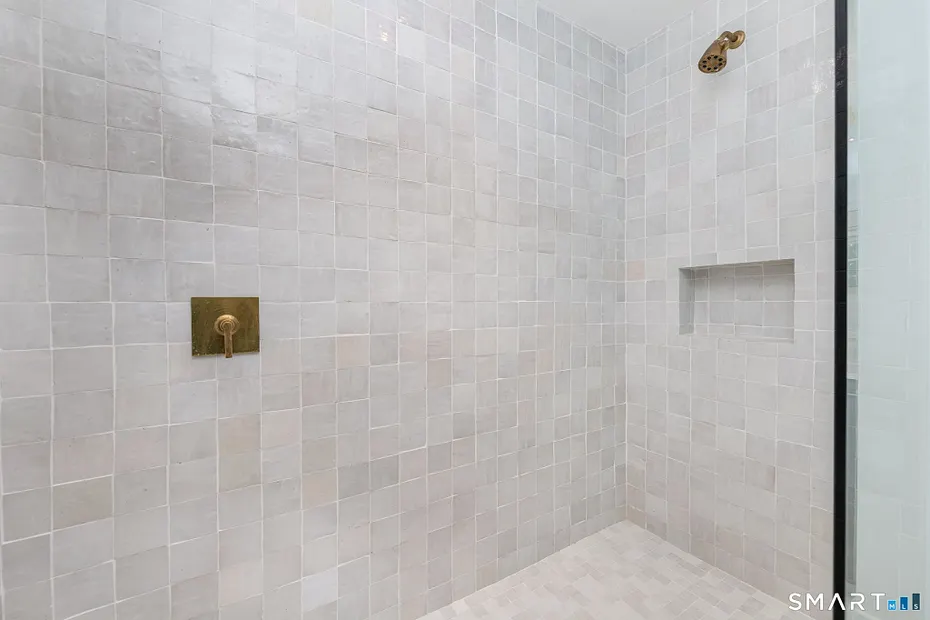 631 Milton Road Photo 21